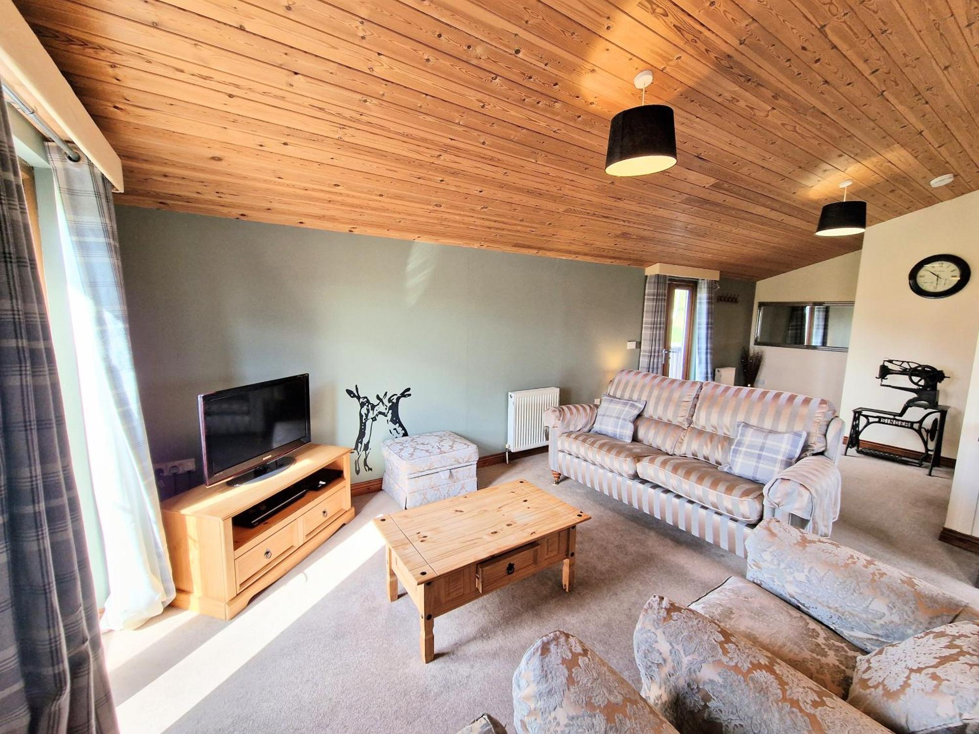 Lomond 2 With Private Hot Tub - Fife - Loch Leven - Lomond Hills Villa Kelty Eksteriør bilde